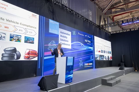 FringeProgramme_03.webp.480.JPG (480×320)