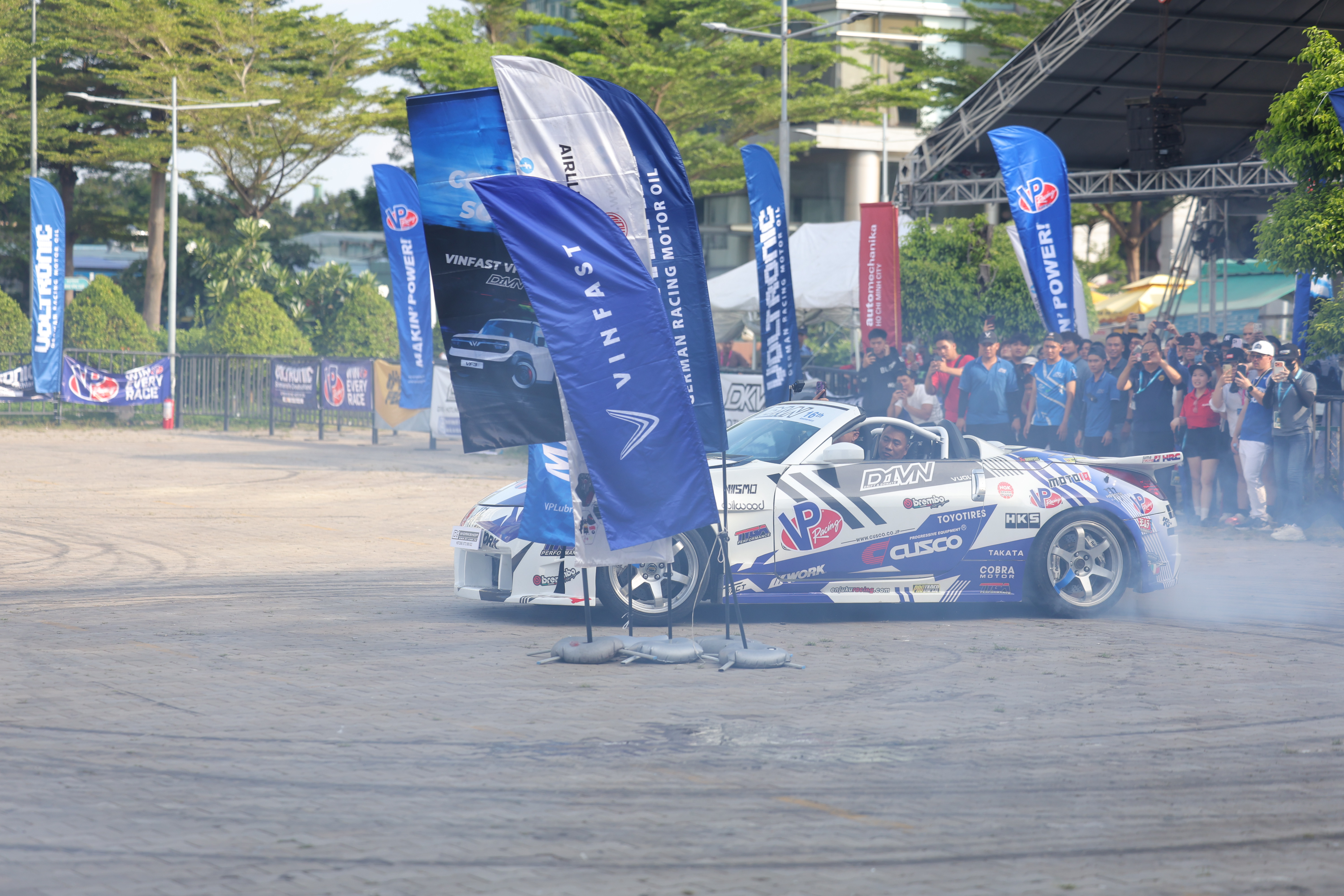 R6M24432